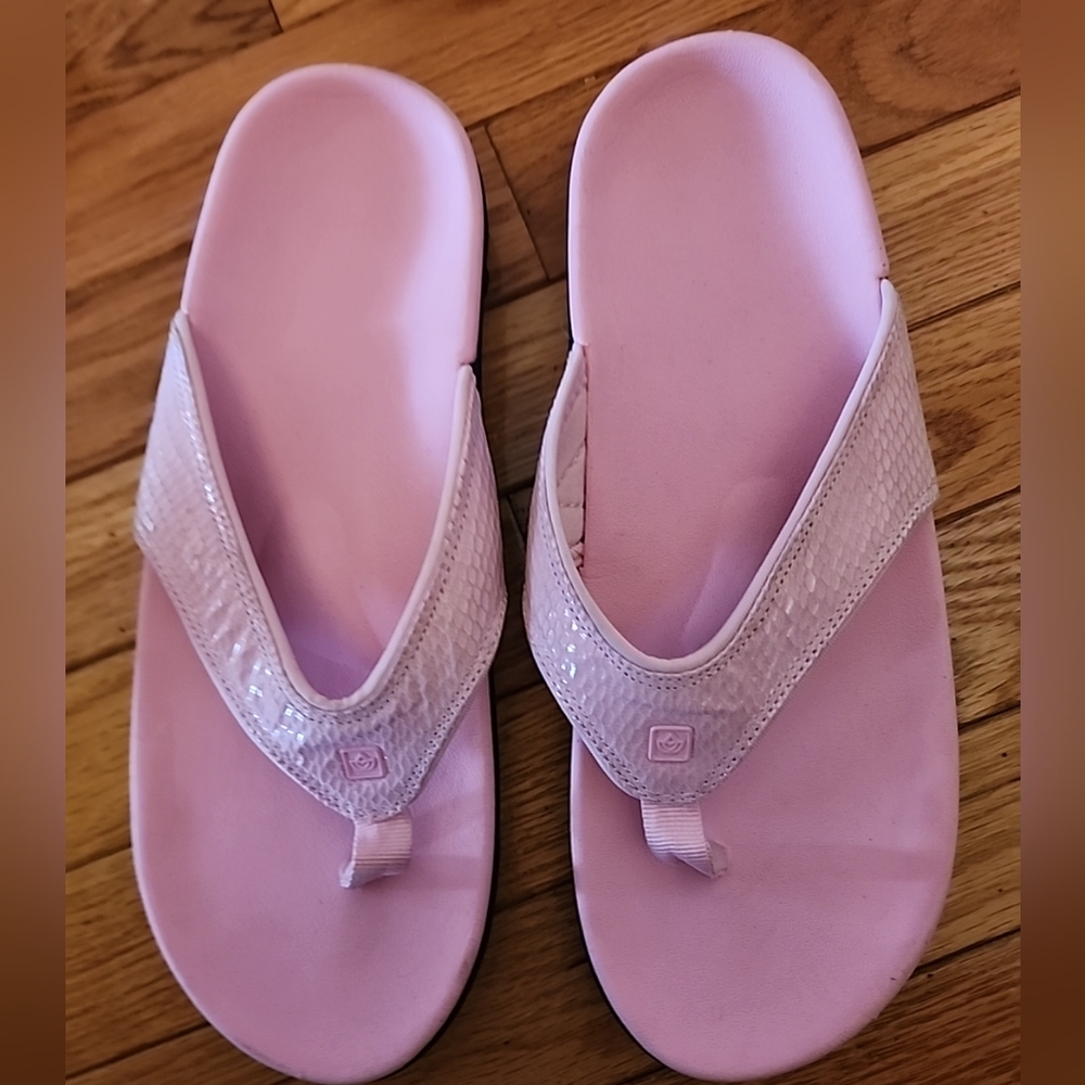 Spenco Yumi Thong Flipflop Sandals